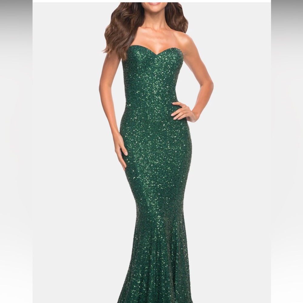 La femme strapless sweetheart luxe sequin gown